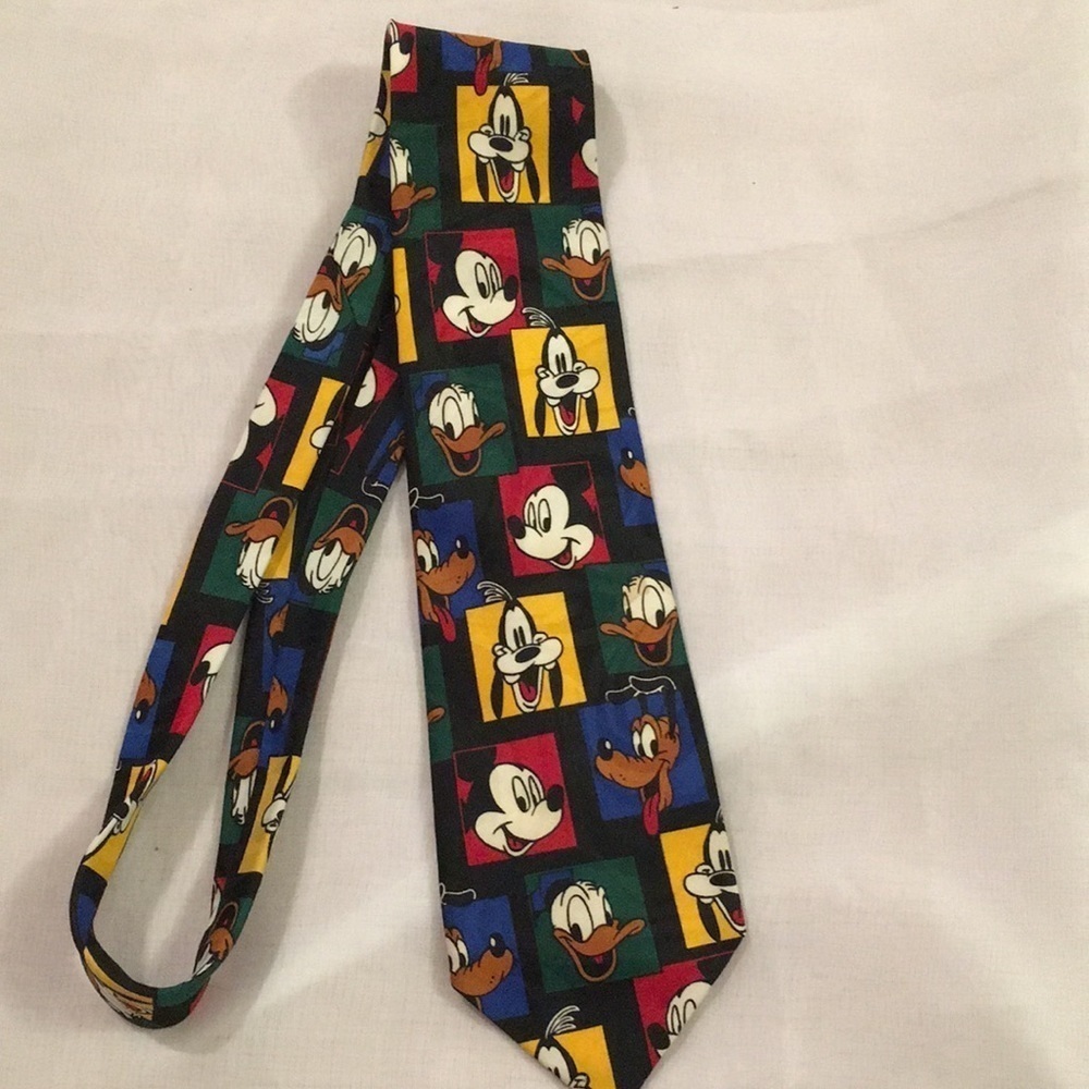 Disney Tie (Q) - Picture 4 of 4